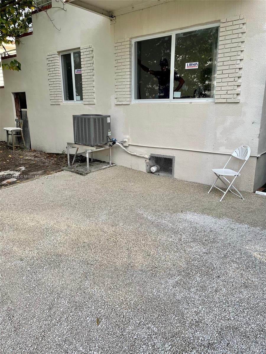 1201 Marseille Dr # 17, Miami Beach FL 33141 — 15