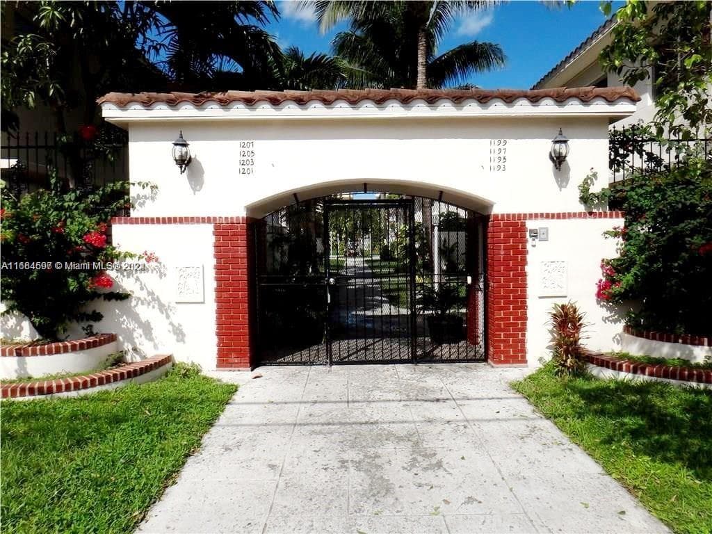 1201 Marseille Dr # 17, Miami Beach FL 33141 — 19