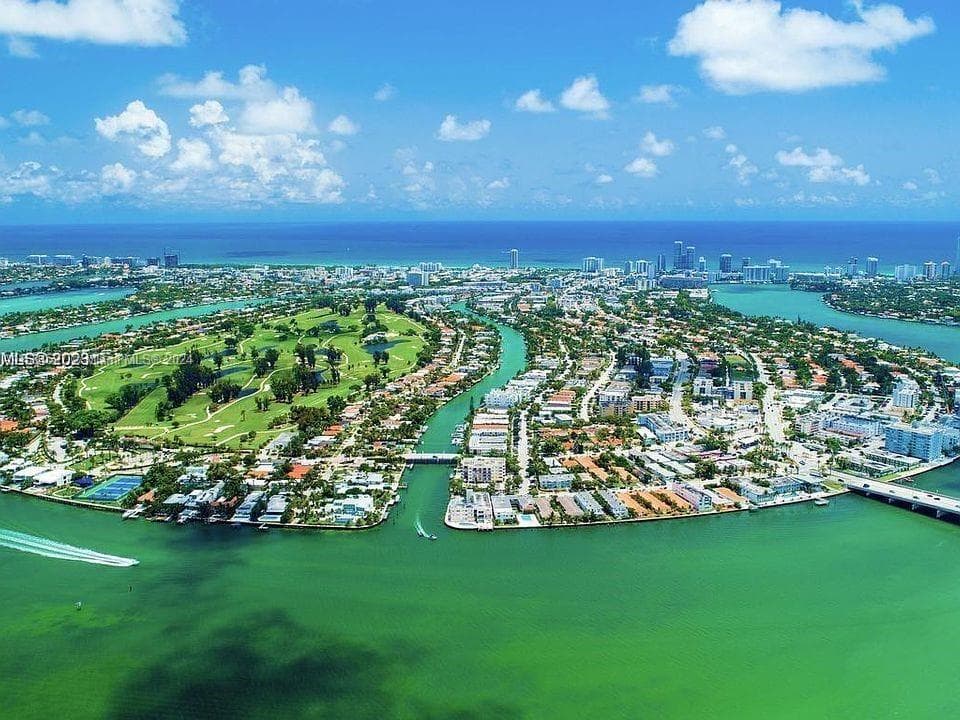 1201 Marseille Dr # 17, Miami Beach FL 33141 — 29