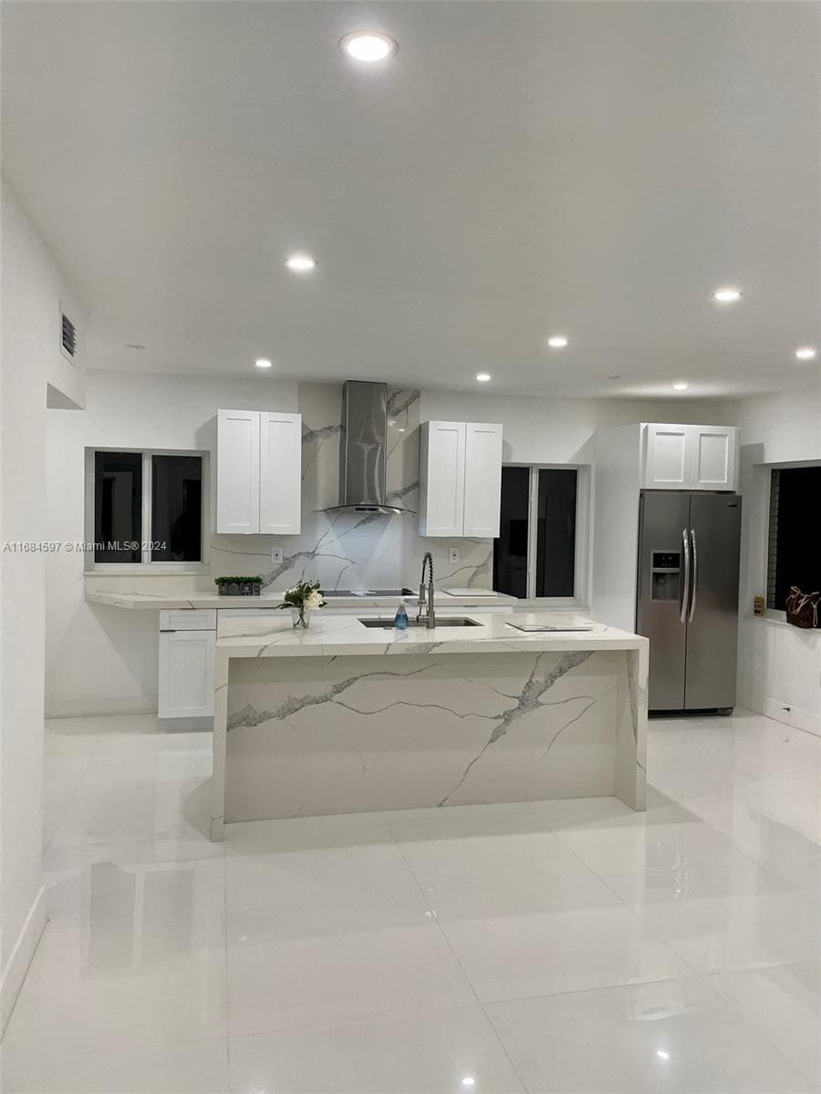1201 Marseille Dr # 17, Miami Beach FL 33141 — 4