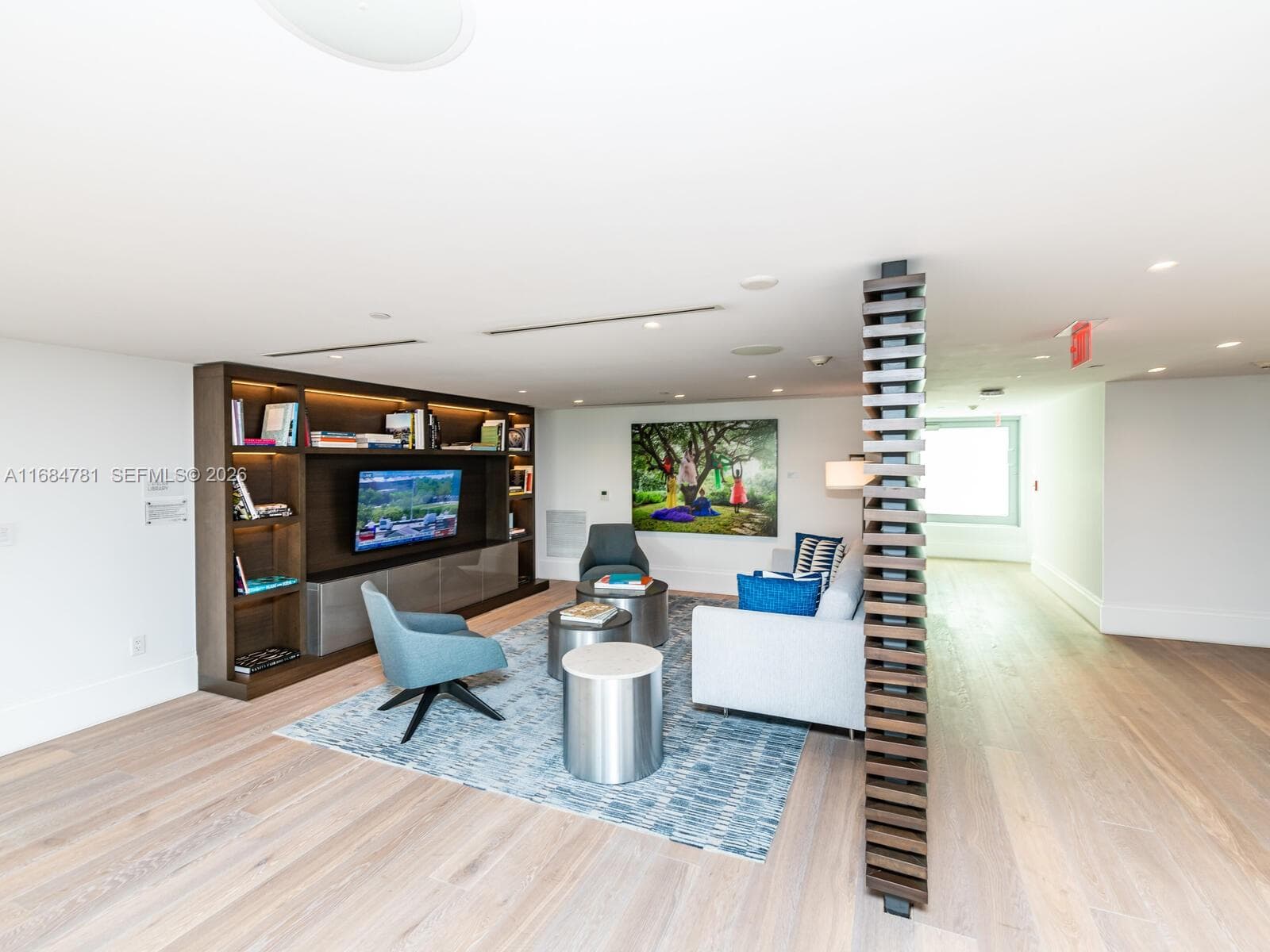 6901 Collins Ave # 701, Miami Beach FL 33141 — 90