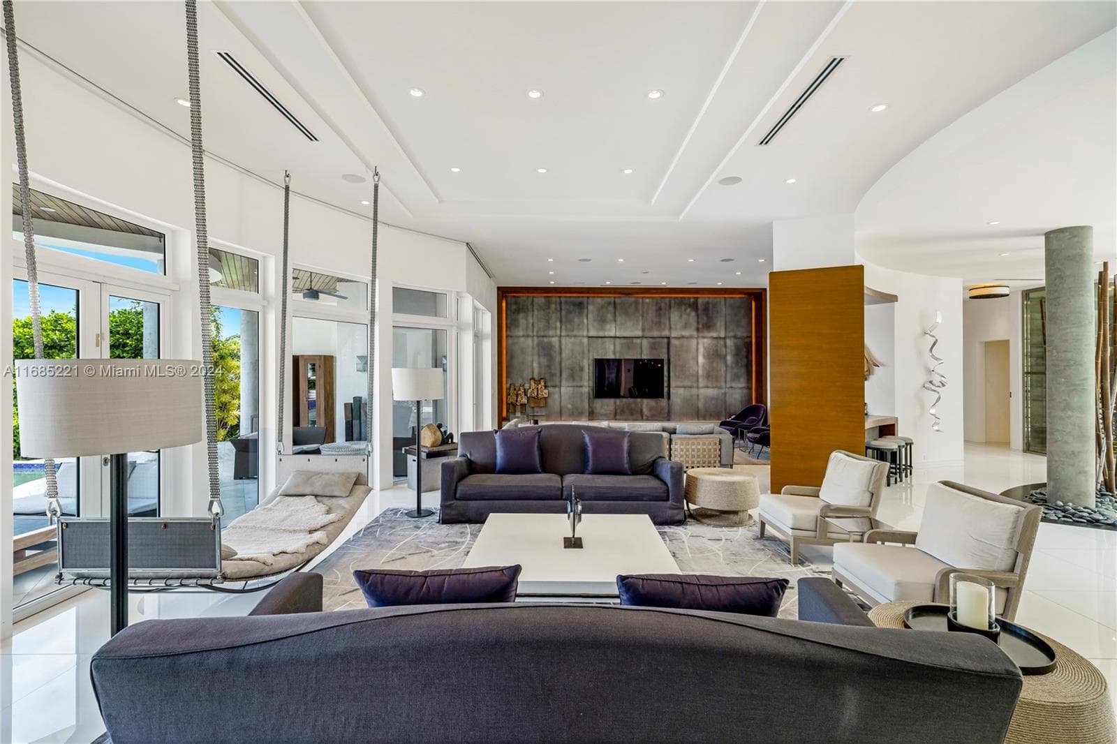 271 N Hibiscus Dr, Miami Beach FL 33139 — 6