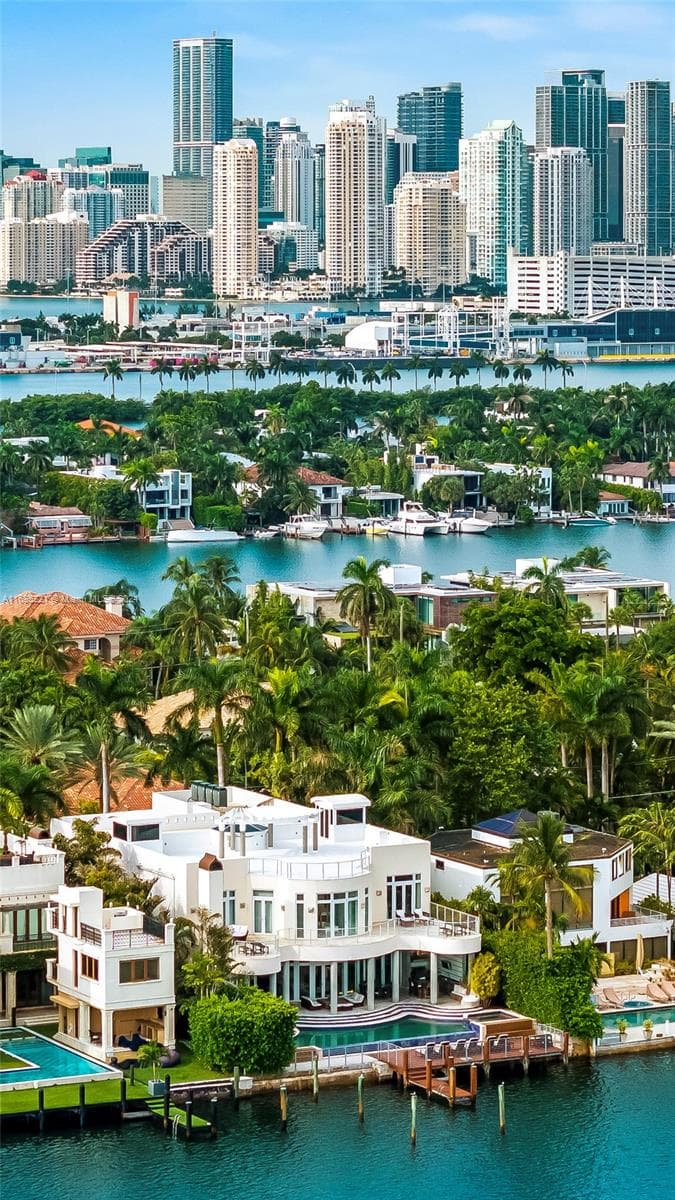 271 N Hibiscus Dr, Miami Beach FL 33139 — 22