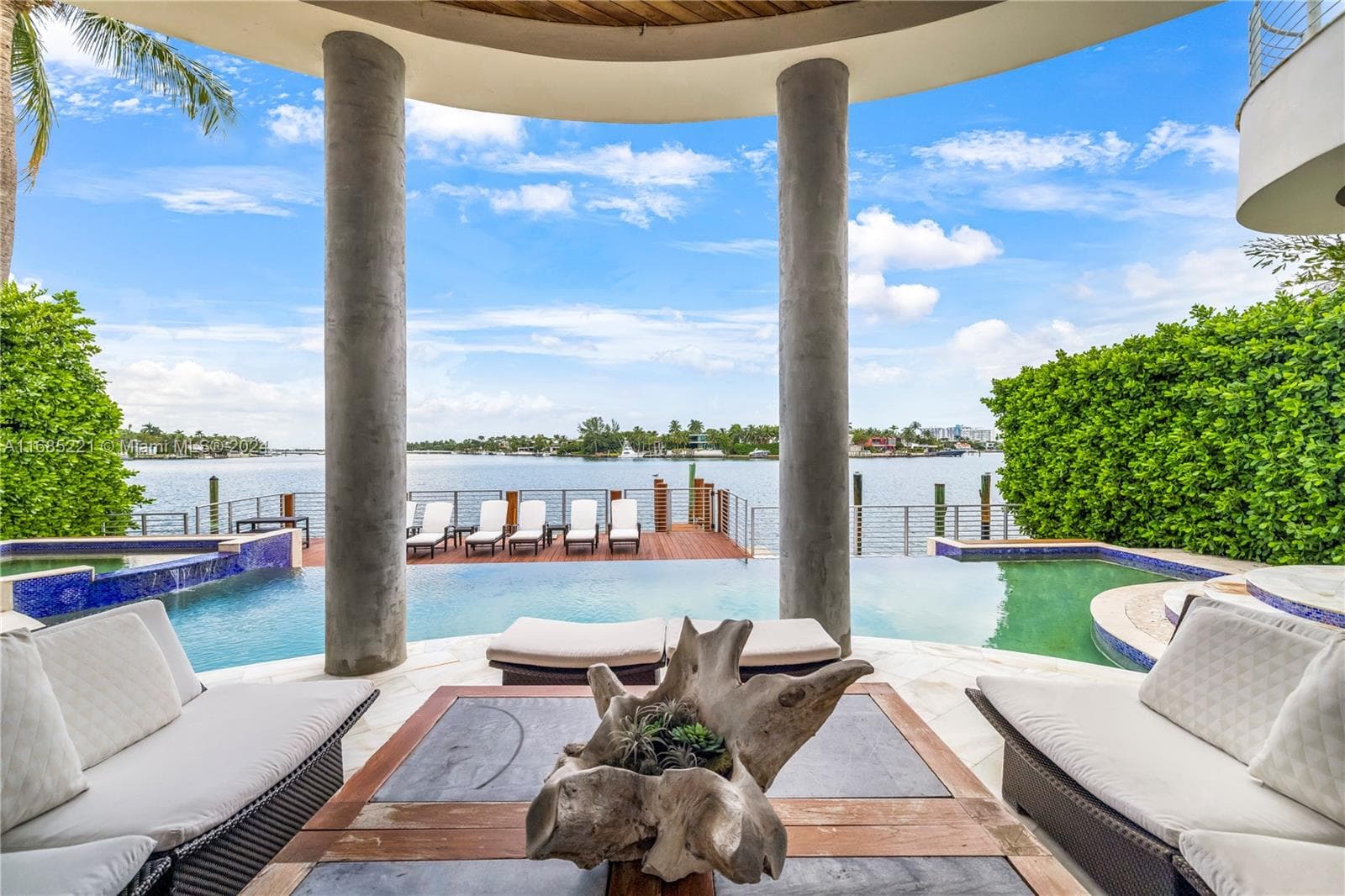 271 N Hibiscus Dr, Miami Beach FL 33139 — 9