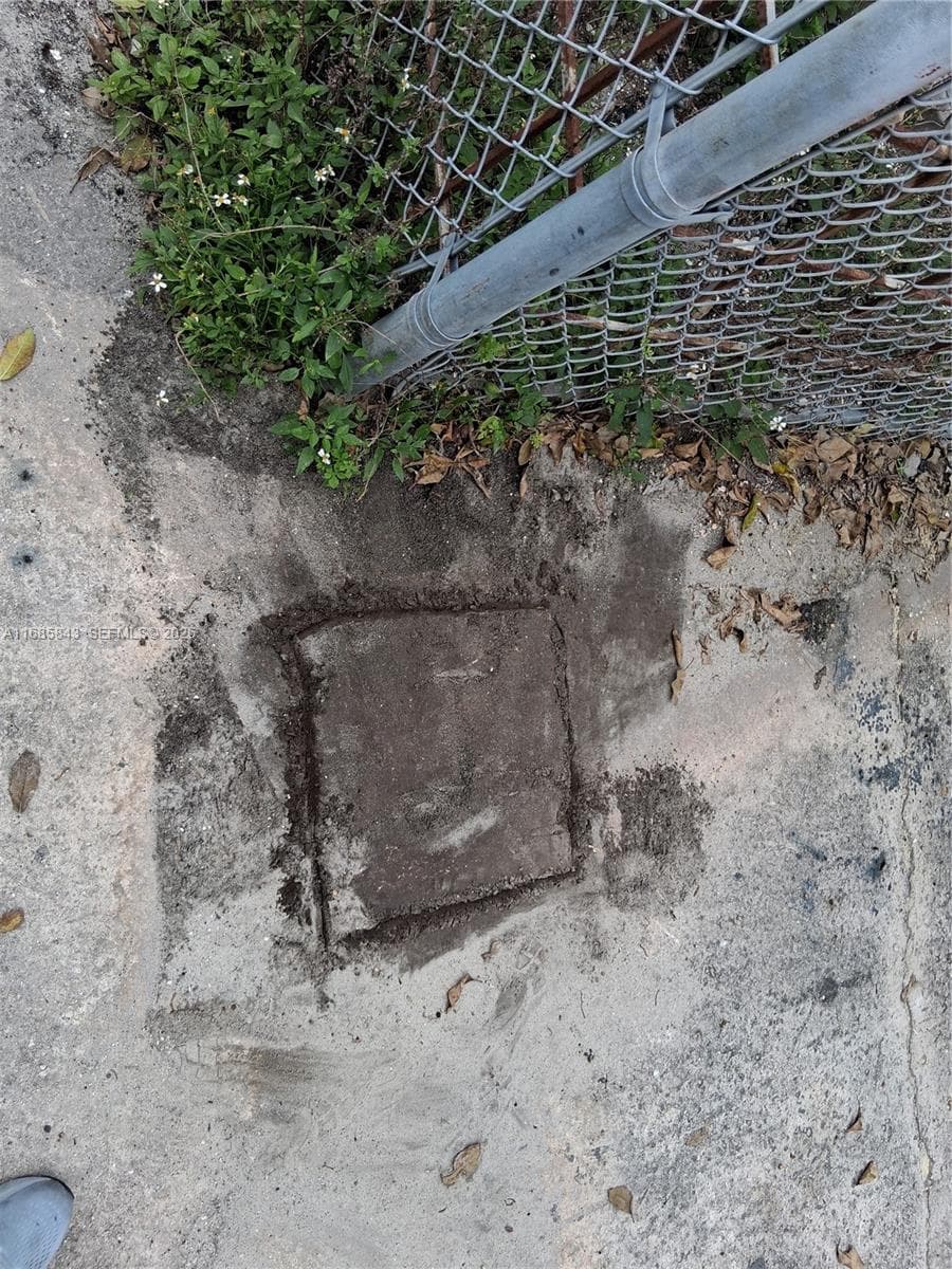 Miami, FL — 12