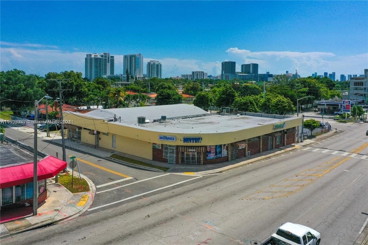 721 NW 21st Ct, Miami FL 33125 — 2