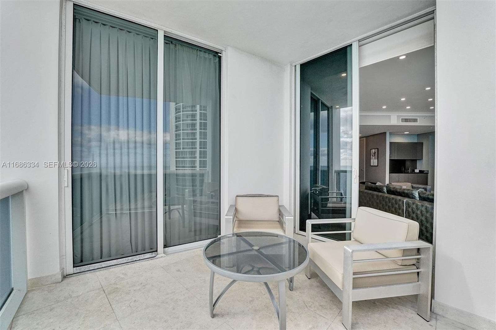18101 Collins Ave # 3409, Sunny Isles Beach FL 33160 — 33