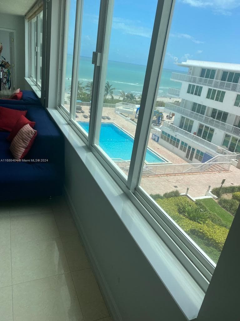 5401 Collins Ave # 412, Miami Beach FL 33140 — 2