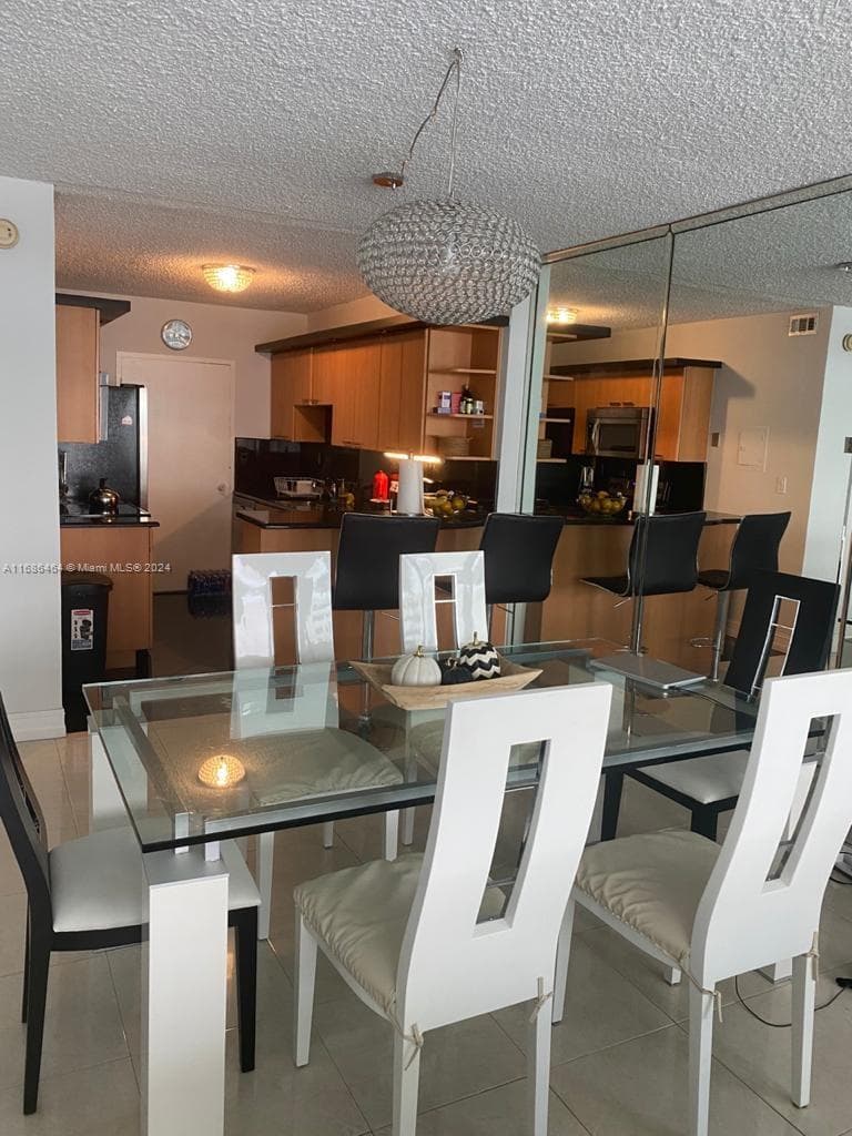 5401 Collins Ave # 412, Miami Beach FL 33140 — 6