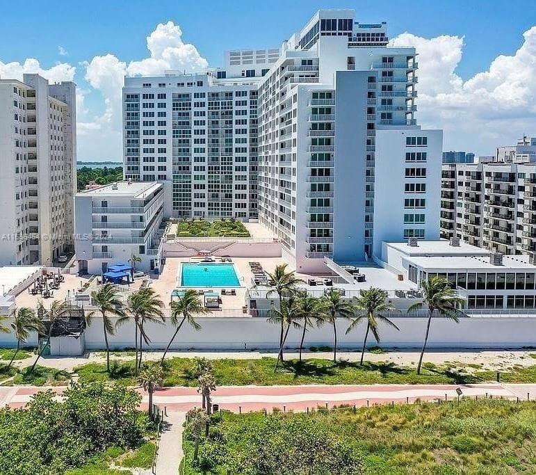 5401 Collins Ave # 412, Miami Beach FL 33140 — 42