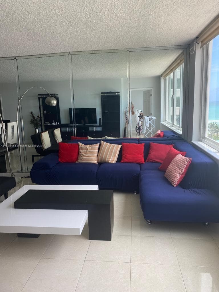 5401 Collins Ave # 412, Miami Beach FL 33140 — 3