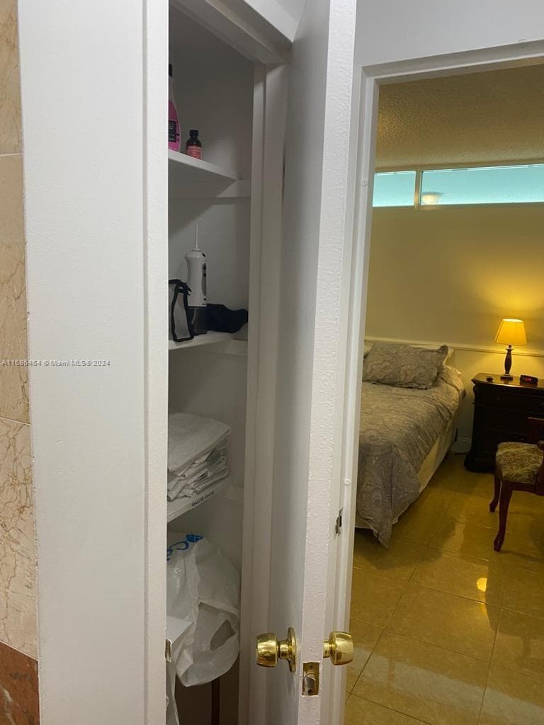 5401 Collins Ave # 412, Miami Beach FL 33140 — 32