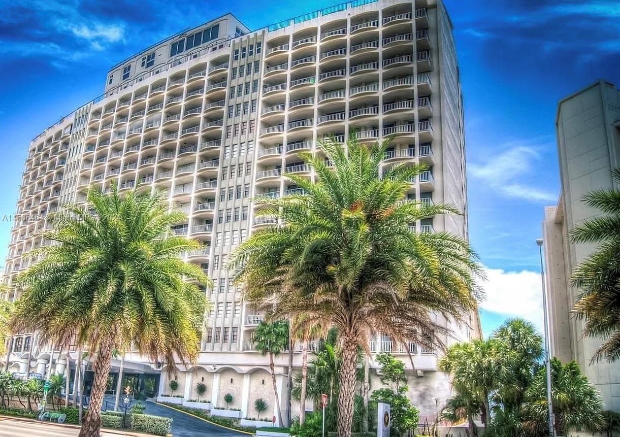 5401 Collins Ave # 412, Miami Beach FL 33140 — 1