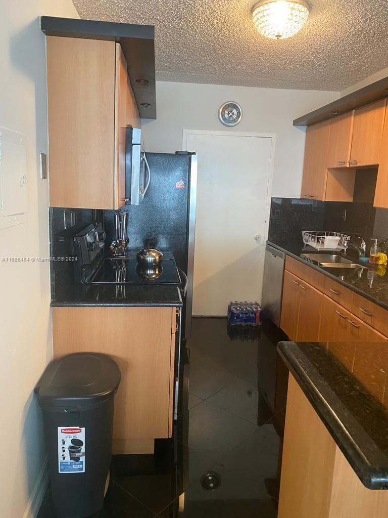 5401 Collins Ave # 412, Miami Beach FL 33140 — 20