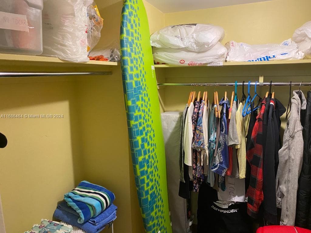 5401 Collins Ave # 412, Miami Beach FL 33140 — 34