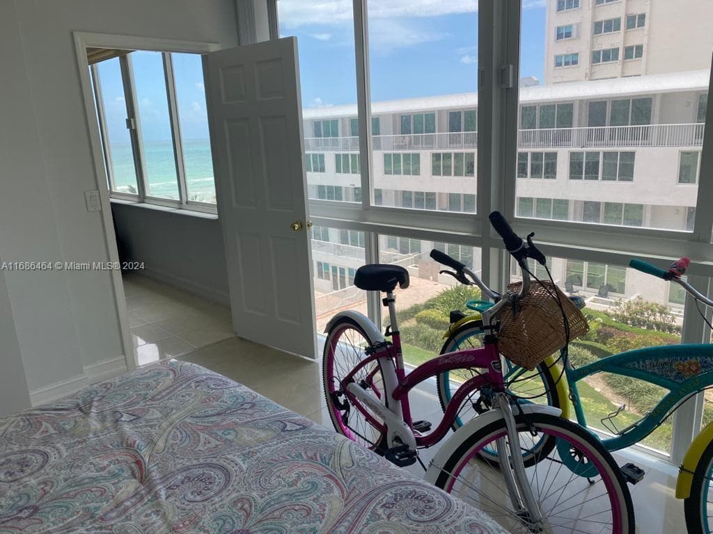 5401 Collins Ave # 412, Miami Beach FL 33140 — 38