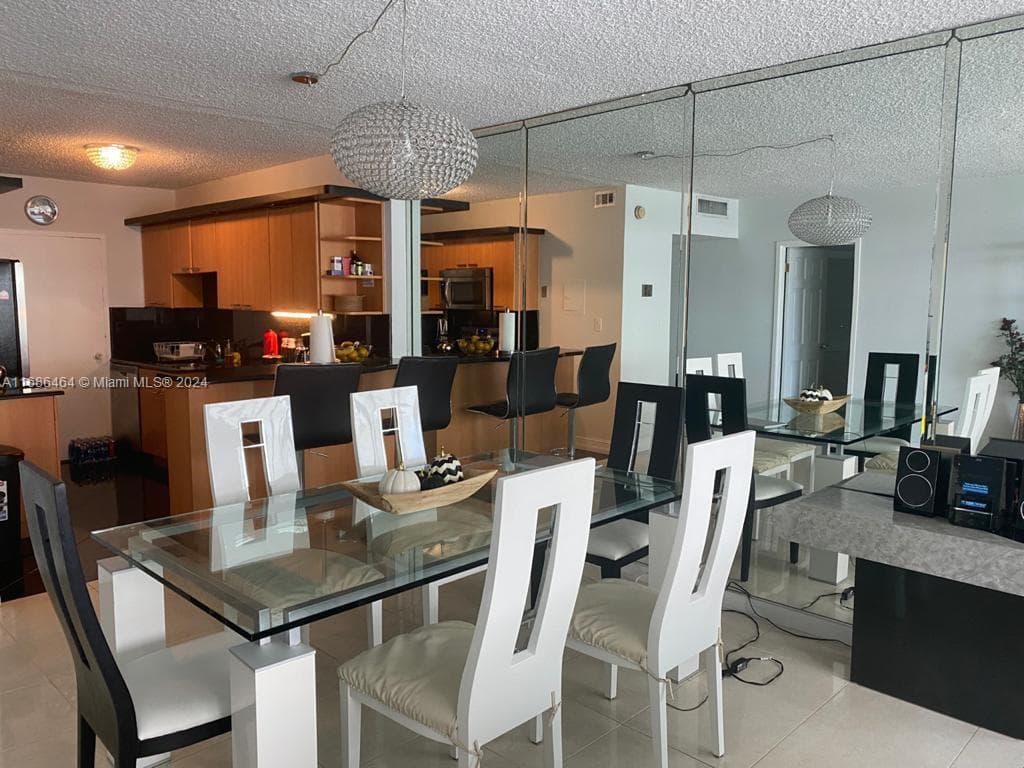 5401 Collins Ave # 412, Miami Beach FL 33140 — 18
