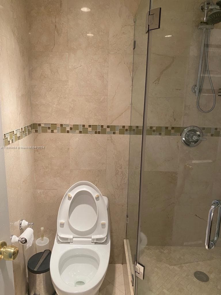 5401 Collins Ave # 412, Miami Beach FL 33140 — 39