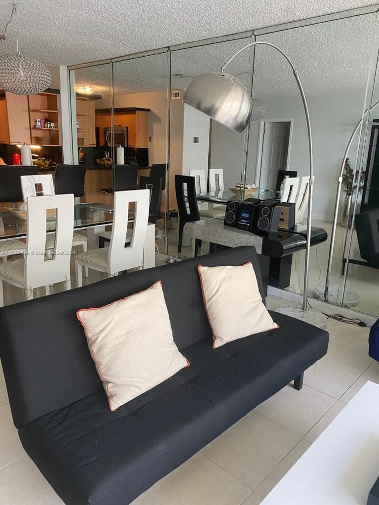 5401 Collins Ave # 412, Miami Beach FL 33140 — 8