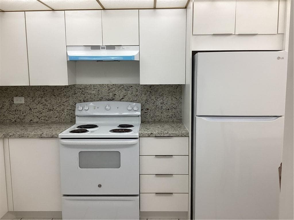 1710 NE 191st Street, Miami FL 33179 — 6