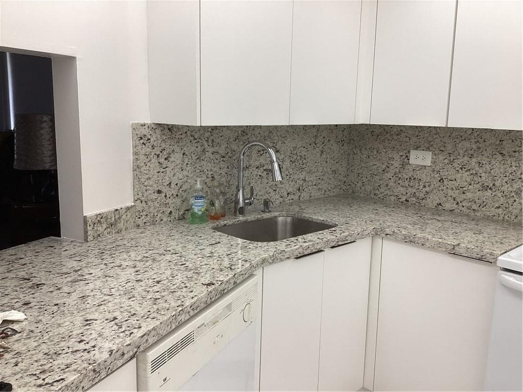 1710 NE 191st Street, Miami FL 33179 — 12