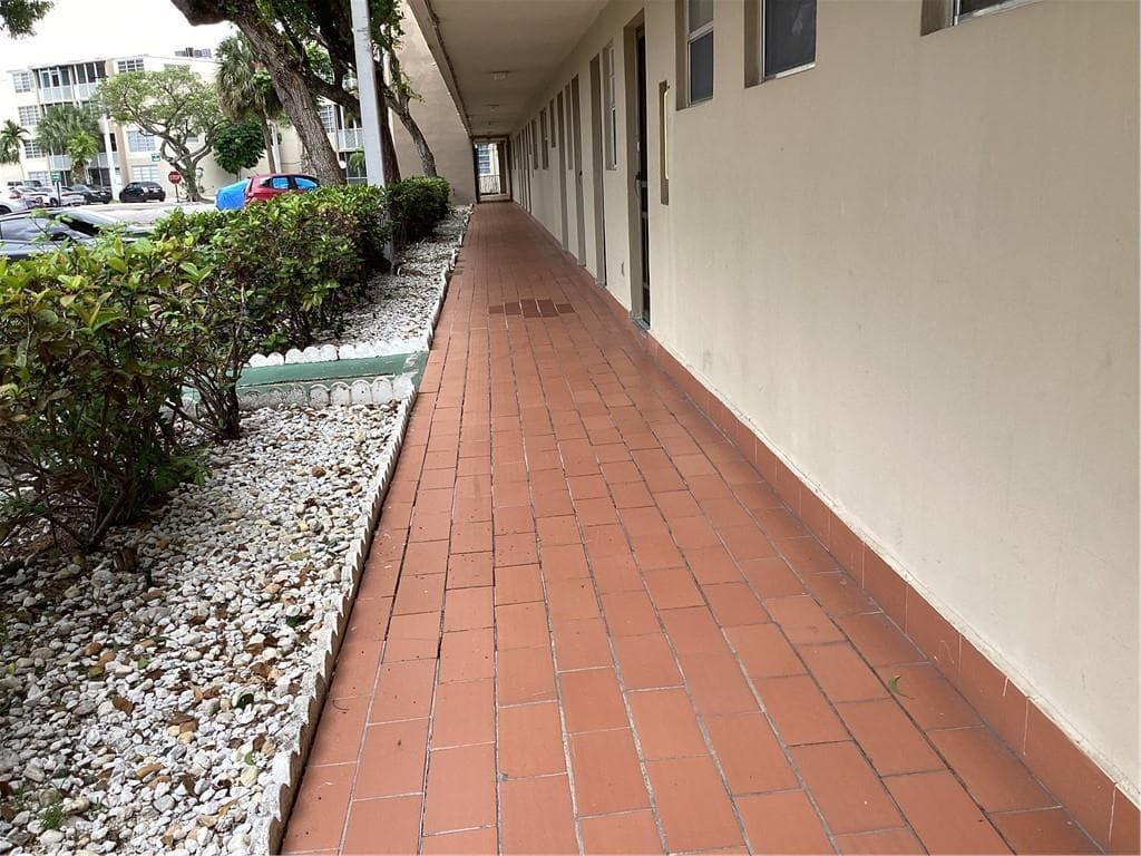 1710 NE 191st Street, Miami FL 33179 — 20