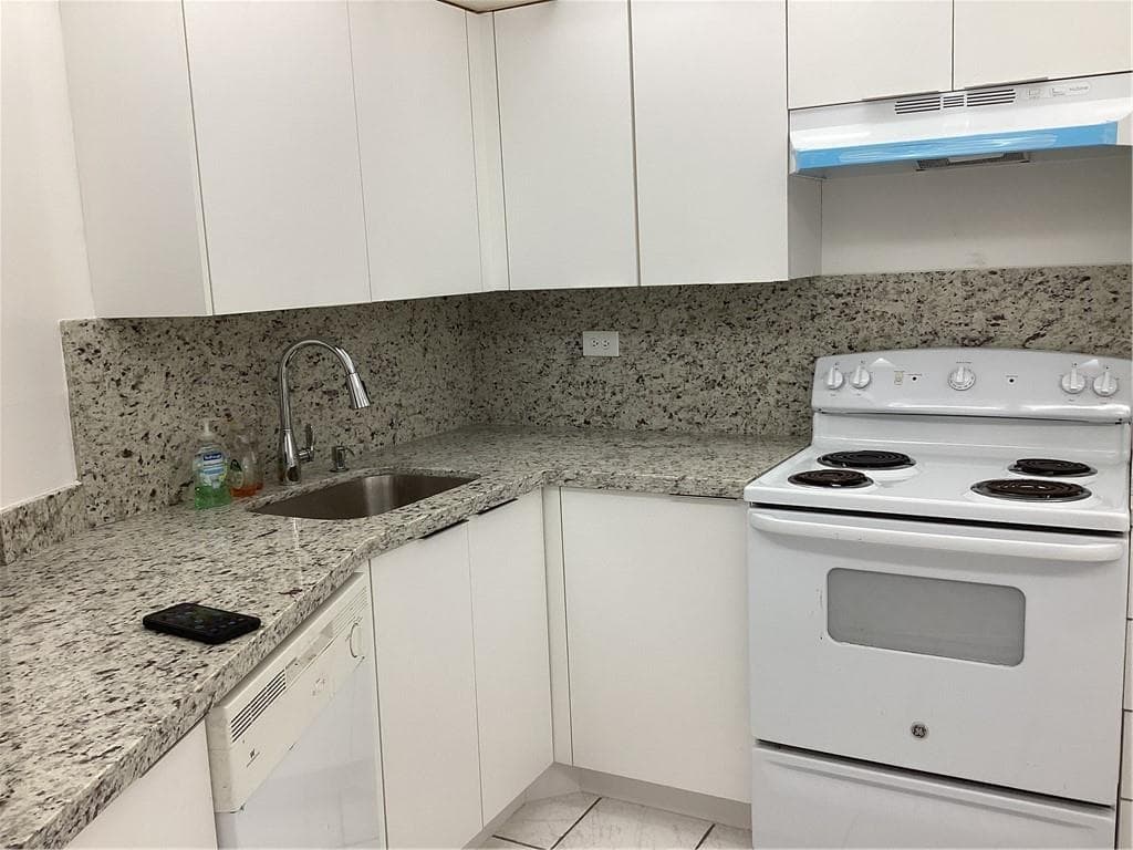 1710 NE 191st Street, Miami FL 33179 — 11