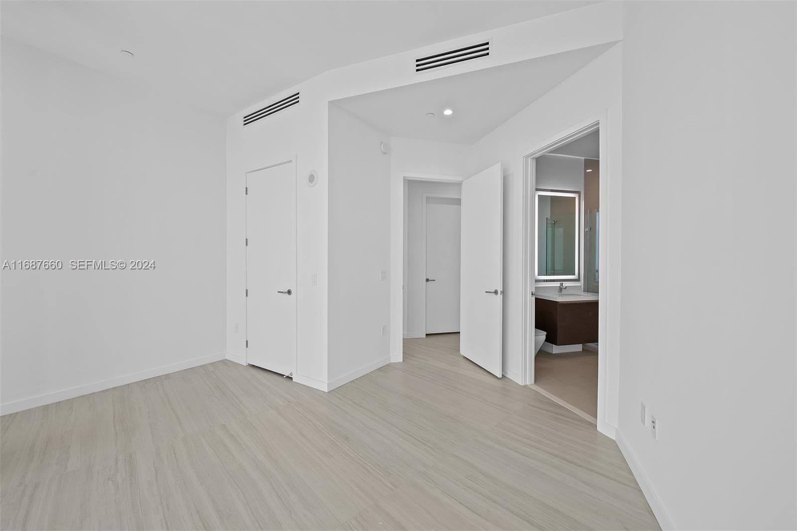 851 NE 1st Ave # 5700, Miami FL 33132 — 53