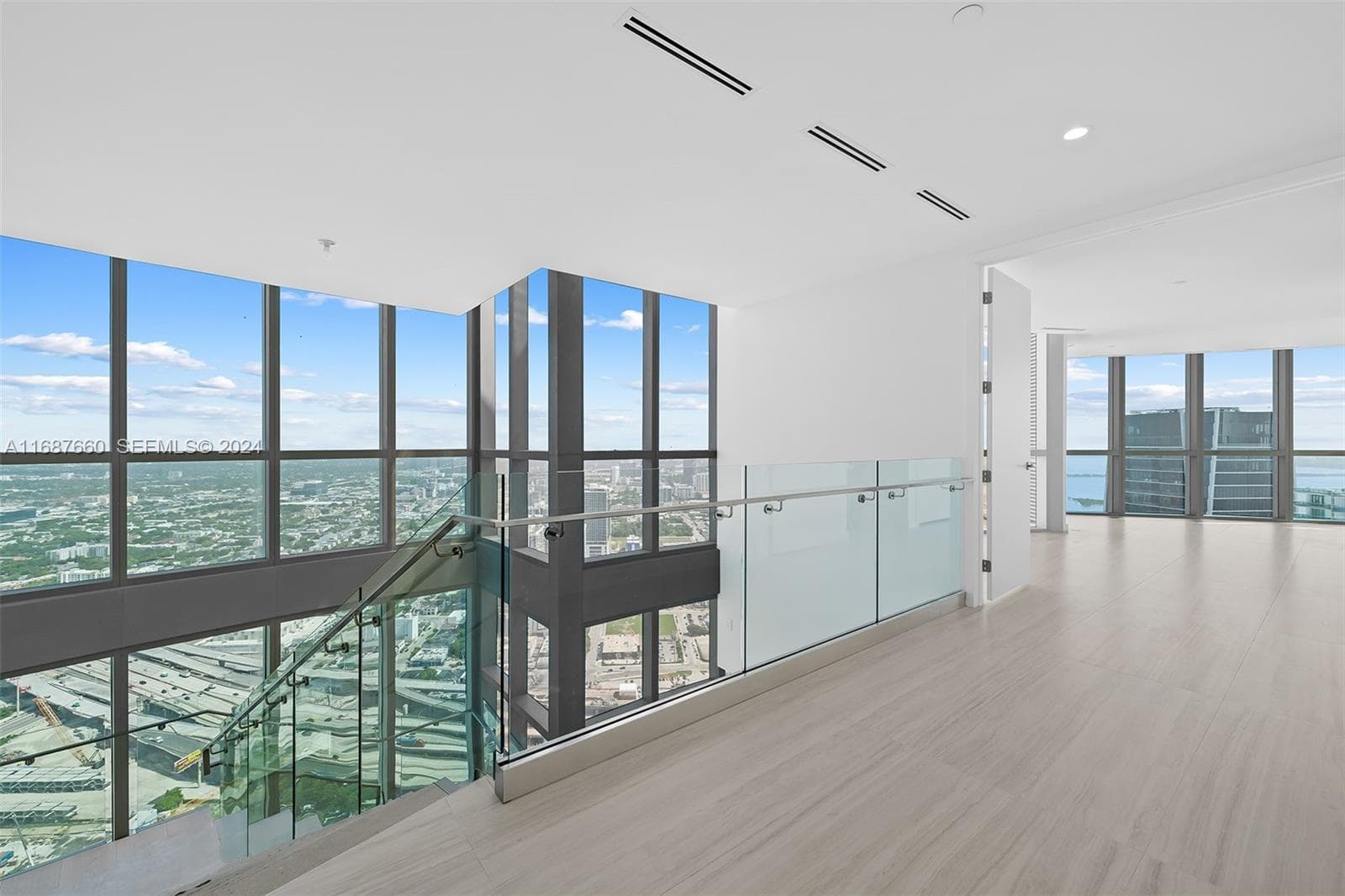 851 NE 1st Ave # 5700, Miami FL 33132 — 7