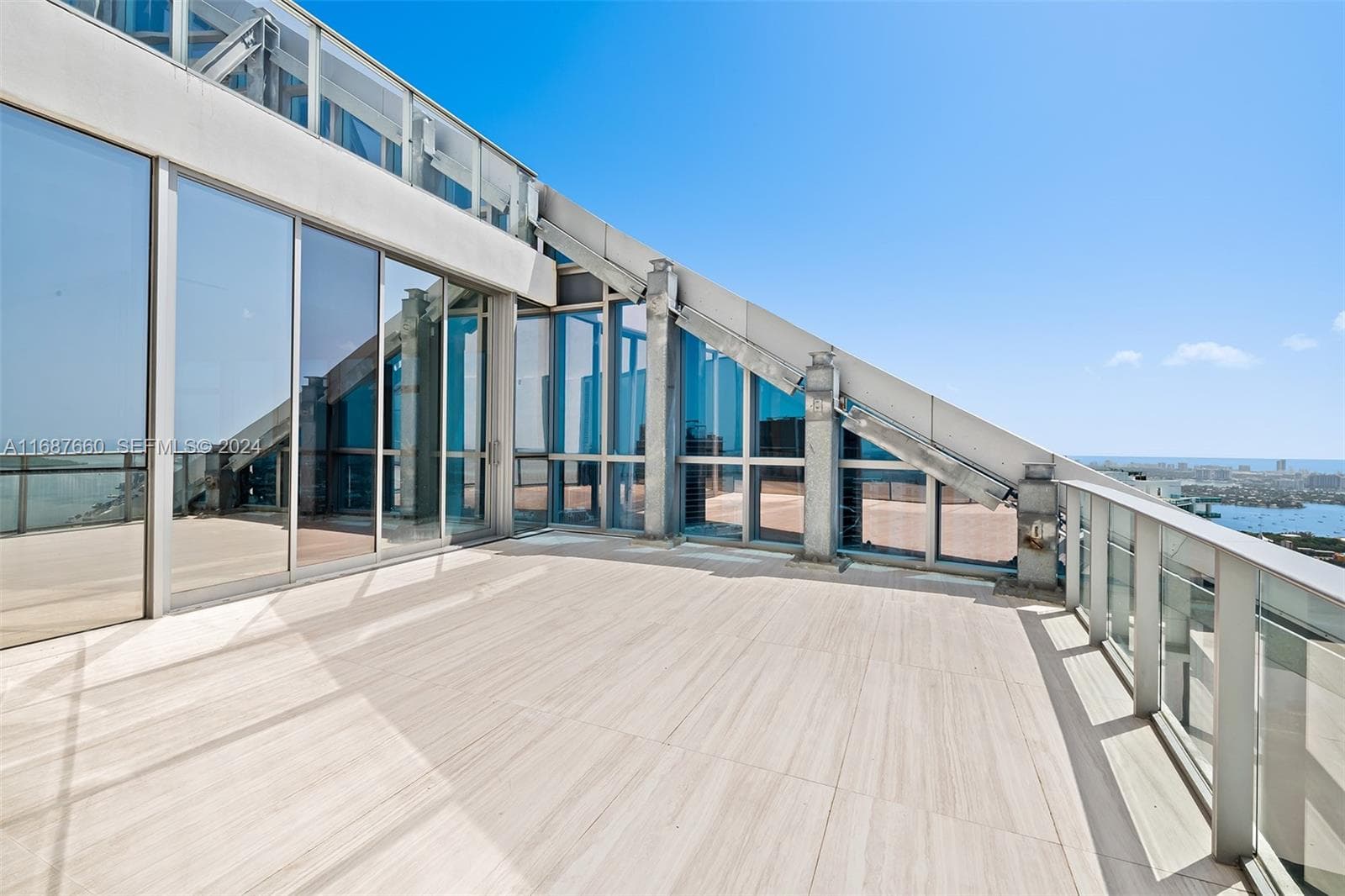 851 NE 1st Ave # 5700, Miami FL 33132 — 28