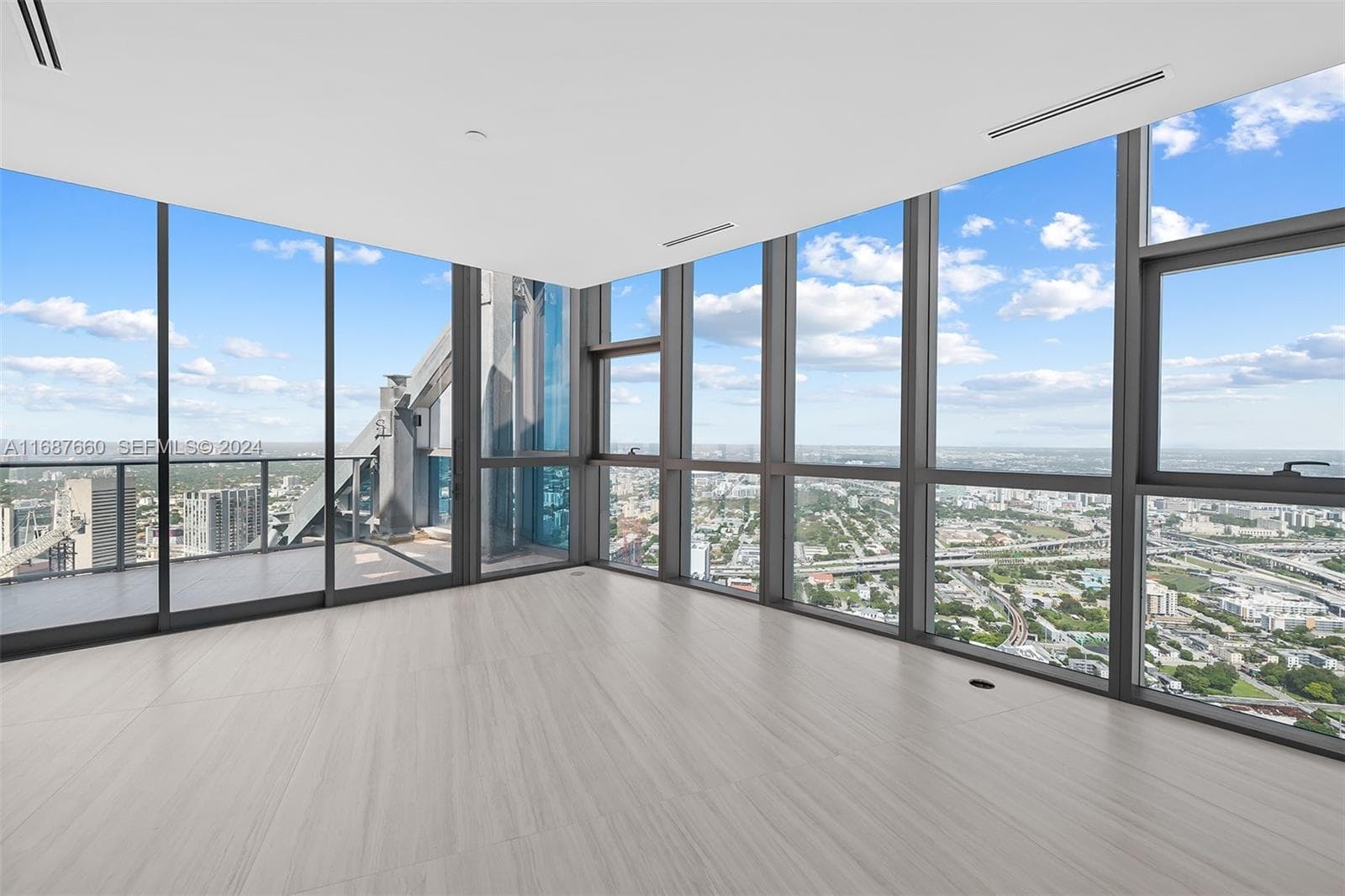 851 NE 1st Ave # 5700, Miami FL 33132 — 9