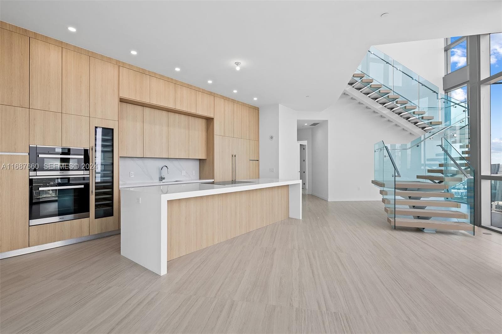 851 NE 1st Ave # 5700, Miami FL 33132 — 41