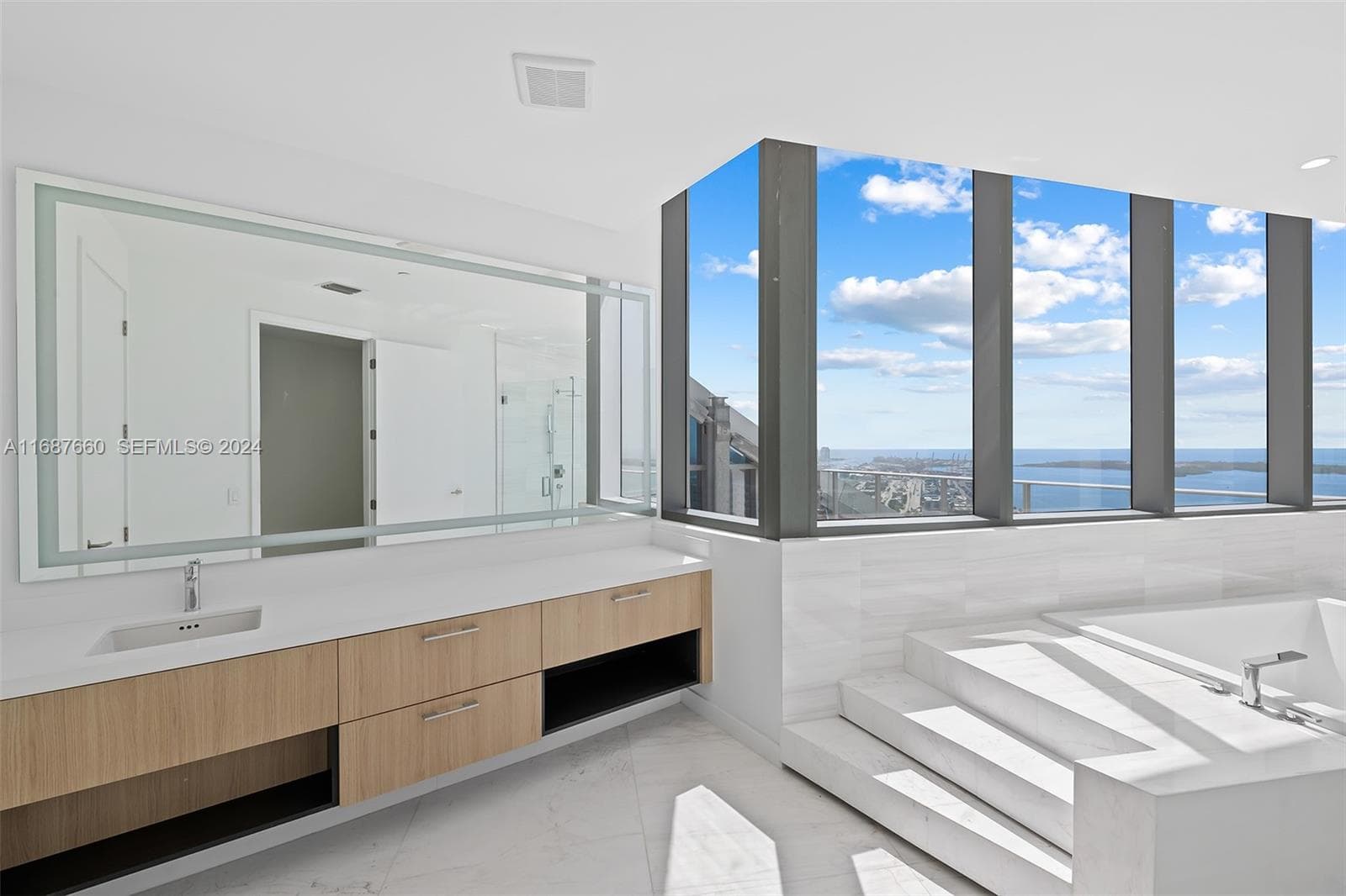 851 NE 1st Ave # 5700, Miami FL 33132 — 18