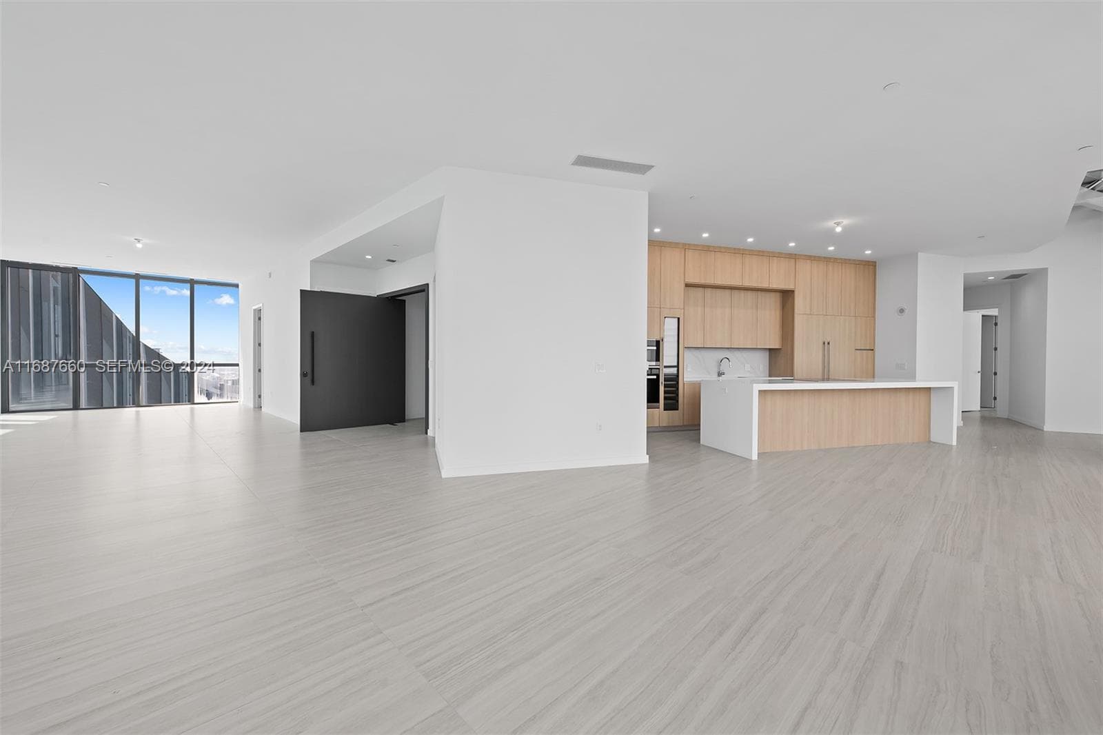 851 NE 1st Ave # 5700, Miami FL 33132 — 37