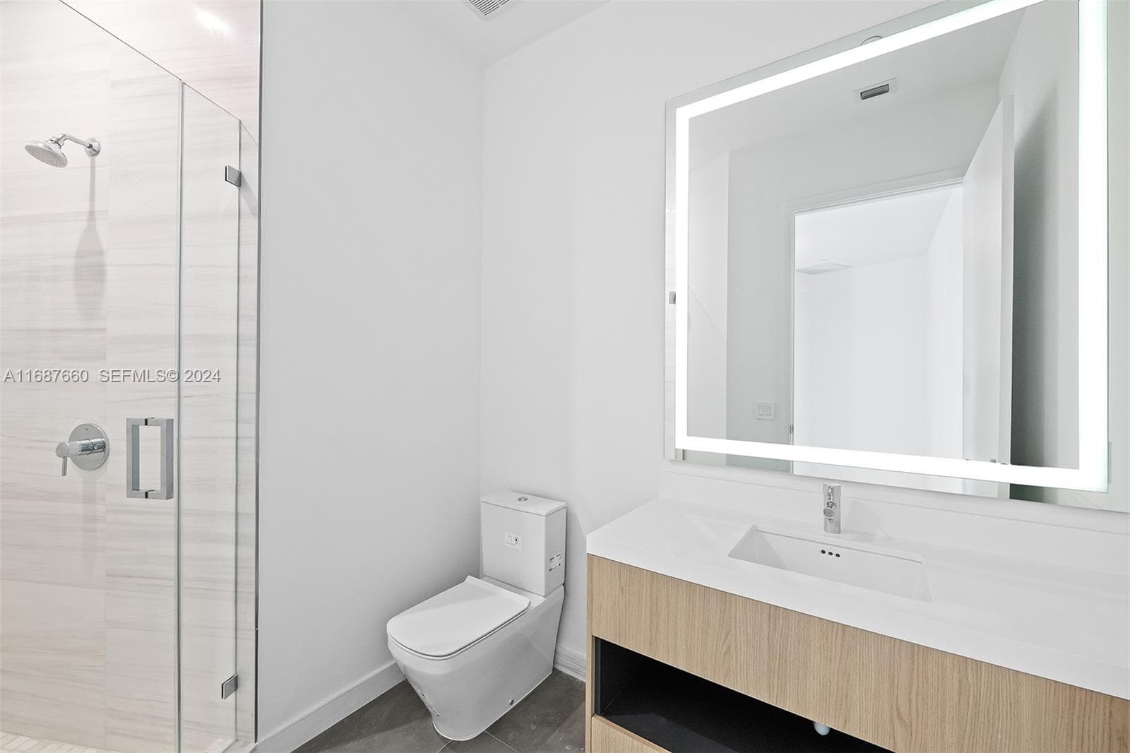 851 NE 1st Ave # 5700, Miami FL 33132 — 31