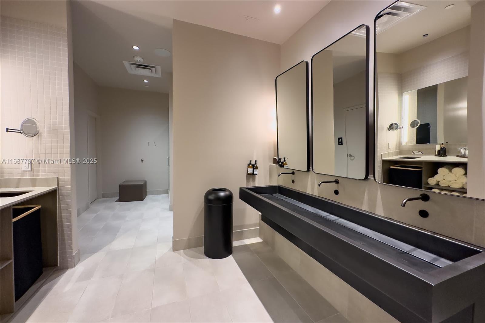 159 NE 6TH ST # 3002, Miami FL 33132 — 82