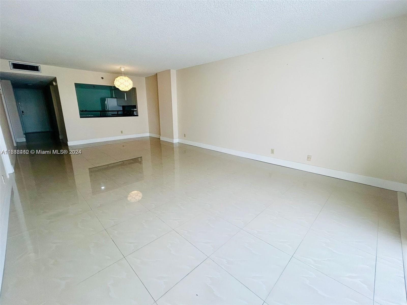 Oceanfront Plaza Condo, Miami Beach, FL — 2