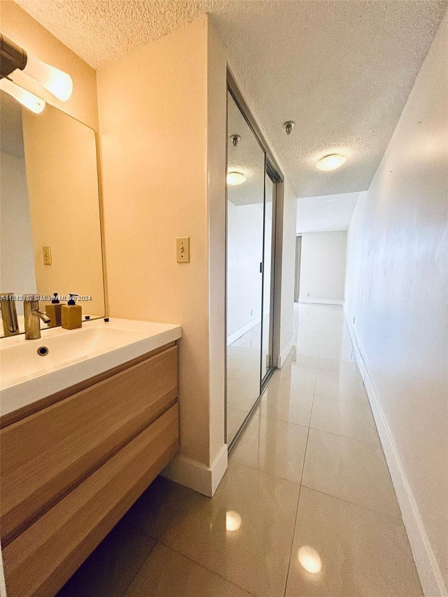 Oceanfront Plaza Condo, Miami Beach, FL — 6