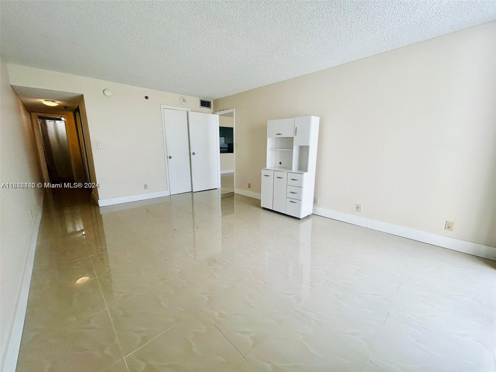 Oceanfront Plaza Condo, Miami Beach, FL — 11