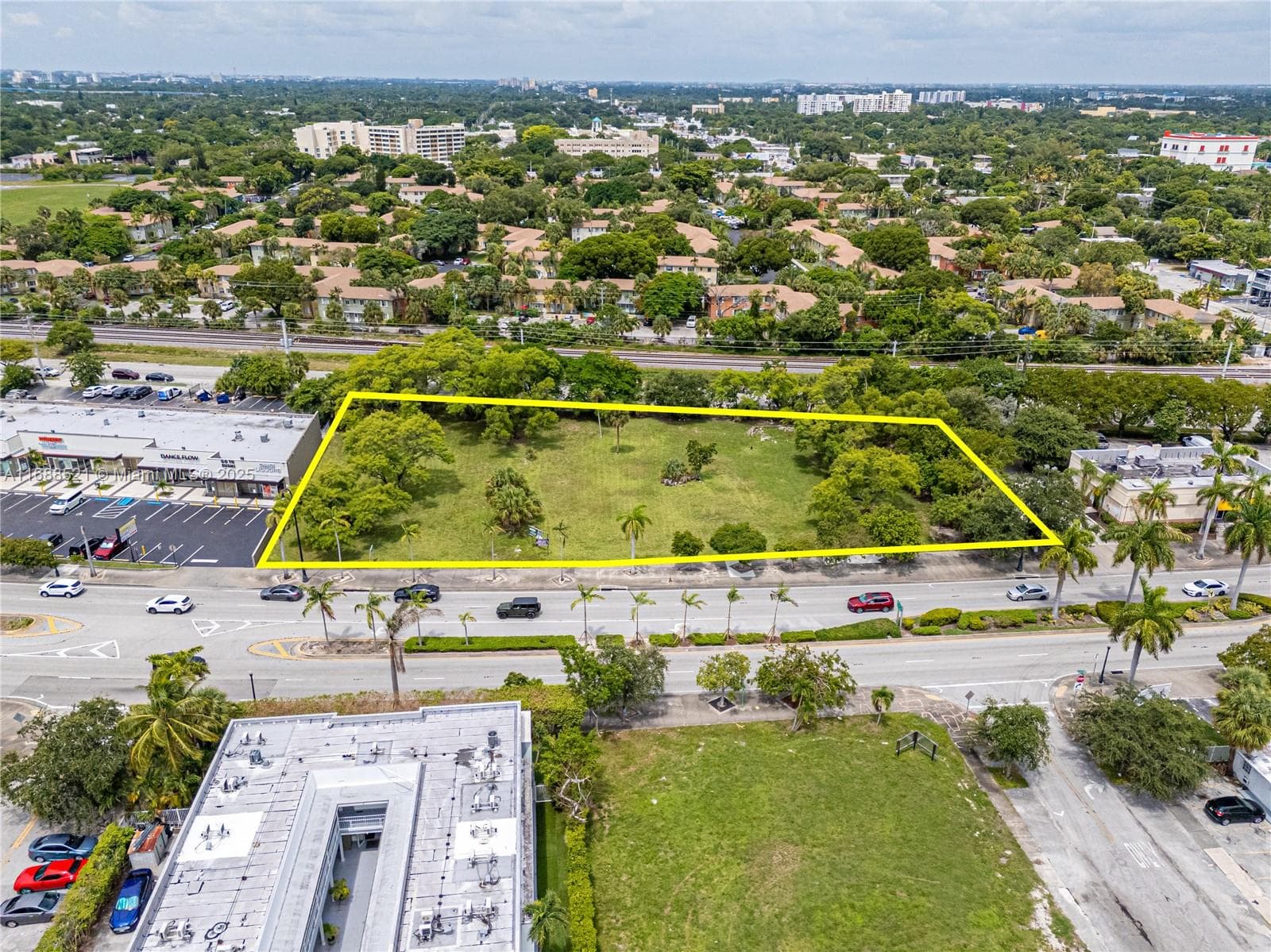 5220 Biscayne, Miami FL 33137 — 5