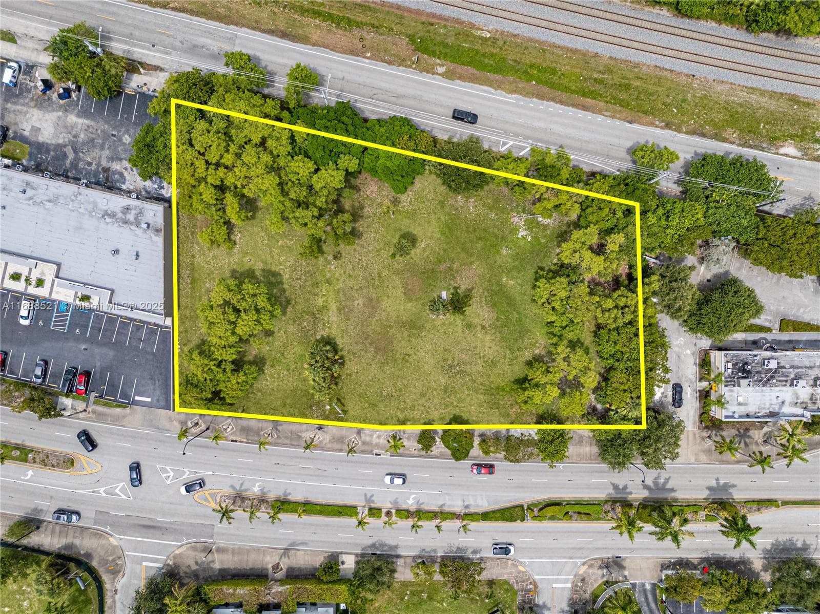 5220 Biscayne, Miami FL 33137 — 4
