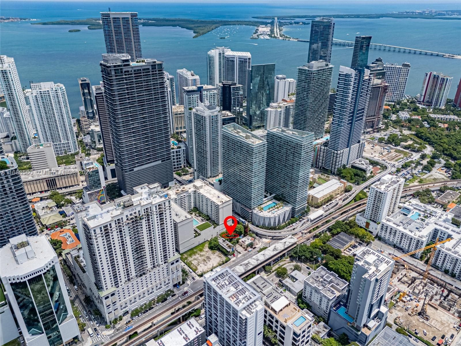 75 SW 11th St, Miami FL 33130 — 2