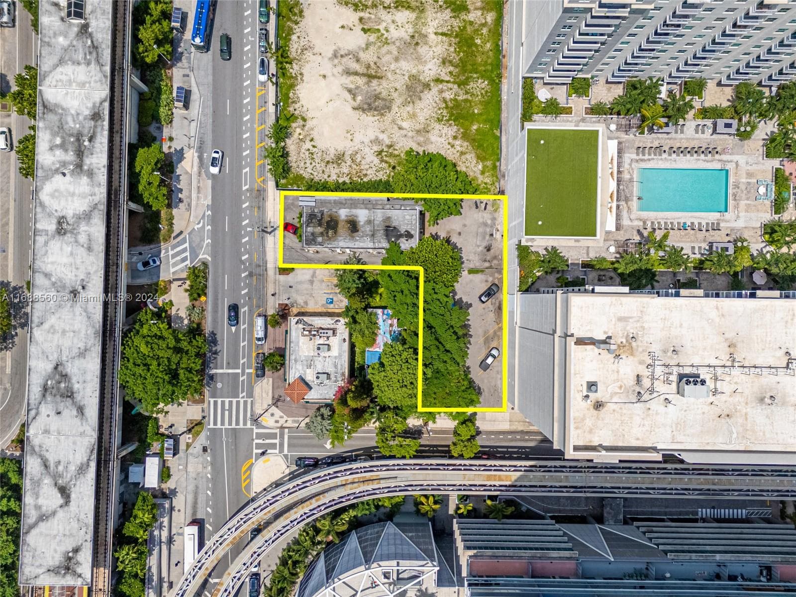 75 SW 11th St, Miami FL 33130 — 5