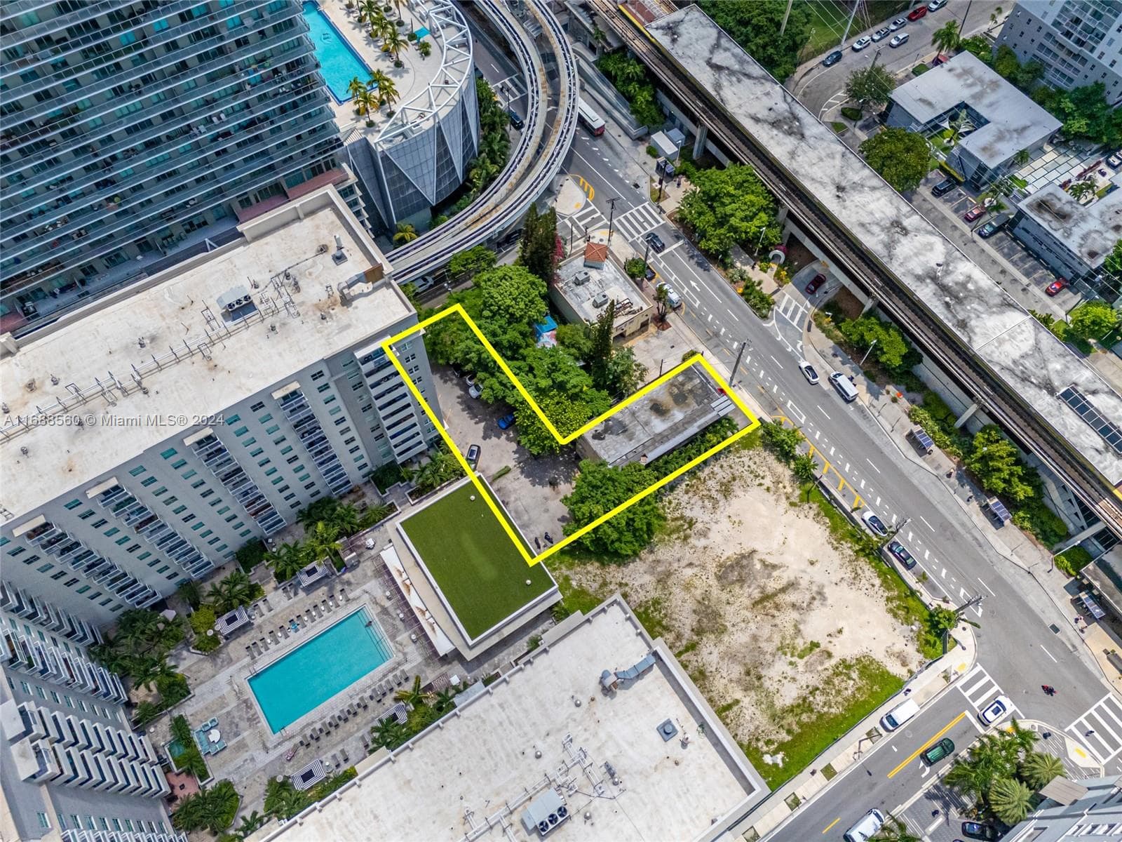 75 SW 11th St, Miami FL 33130 — 10