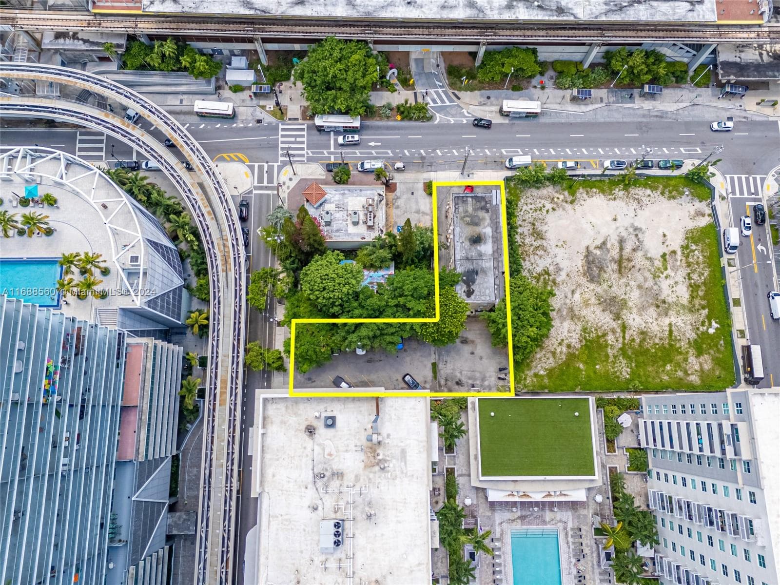75 SW 11th St, Miami FL 33130 — 11