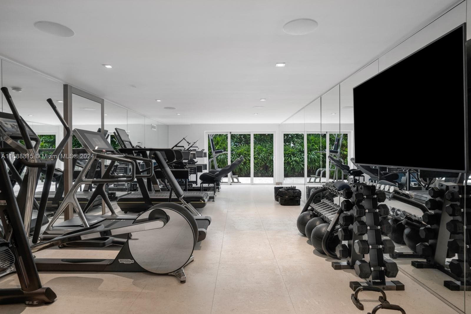 1510 W 25th St, Miami Beach FL 33140 — 30