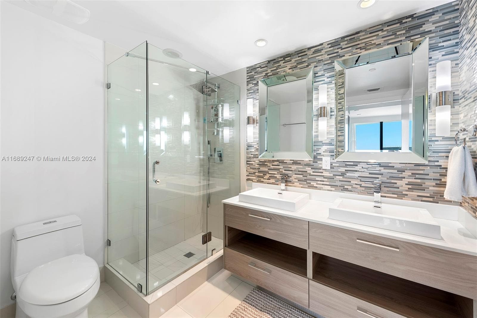 1300 S Miami Ave # 3402, Miami FL 33130 — 13