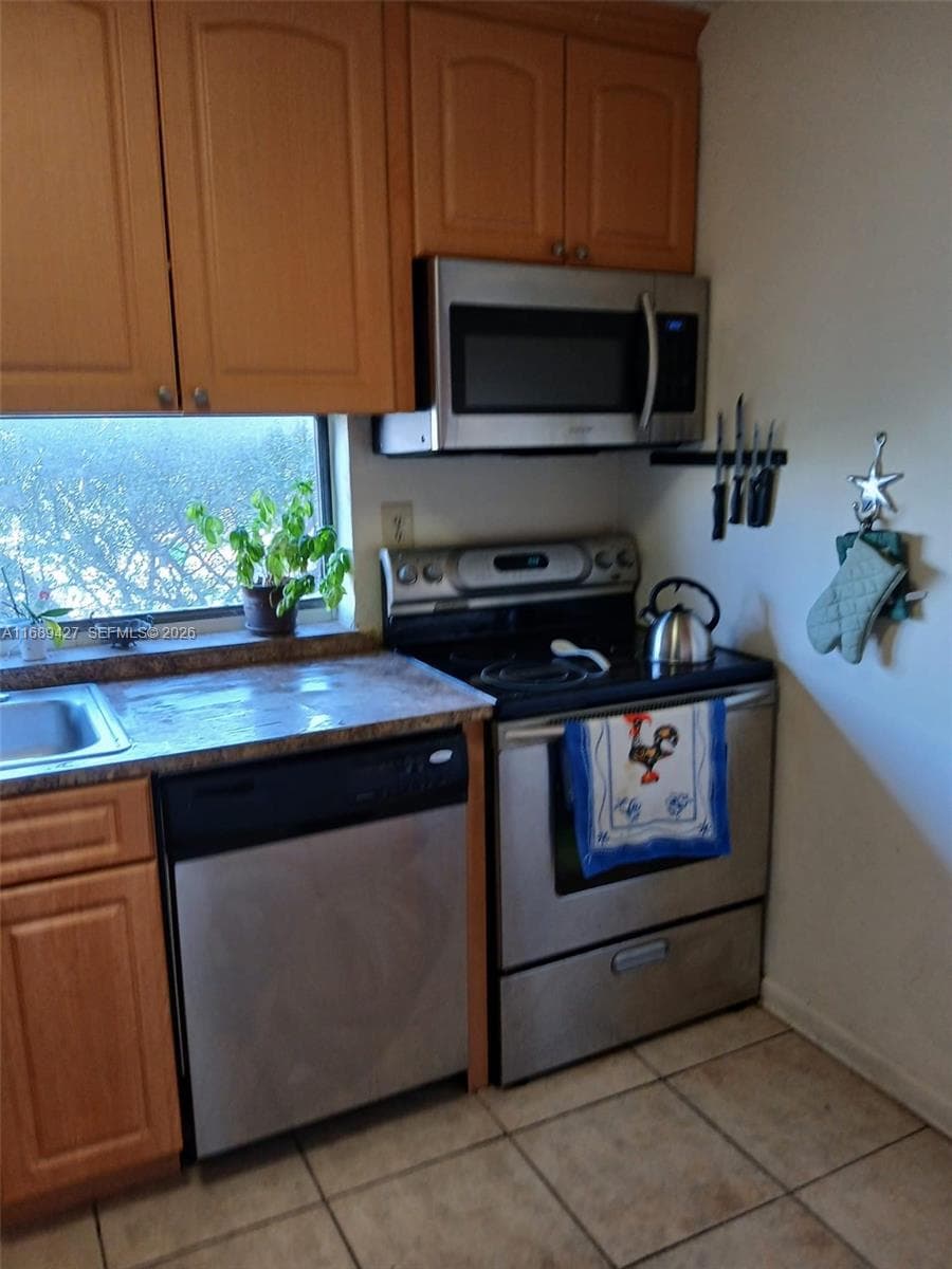 17021 N Bay Rd, Sunny Isles Beach FL 33160 — 13