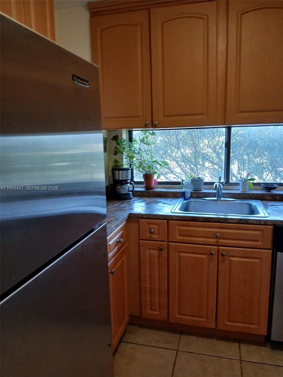 17021 N Bay Rd, Sunny Isles Beach FL 33160 — 14