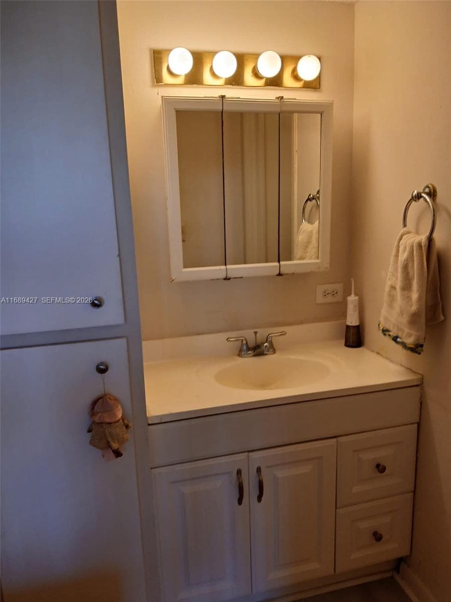 17021 N Bay Rd, Sunny Isles Beach FL 33160 — 18